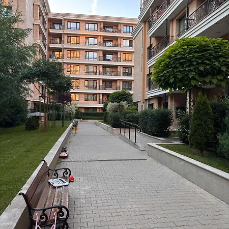 Modern In Gated Complex With Pool Sofía