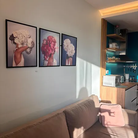 Modern In Gated Complex With Pool Apartamento