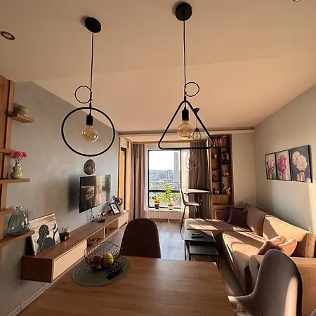 Modern In Gated Complex With Pool Apartamento