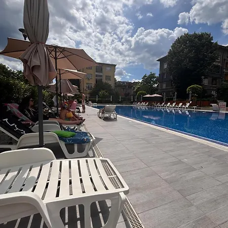 Modern In Gated Complex With Pool Apartamento
